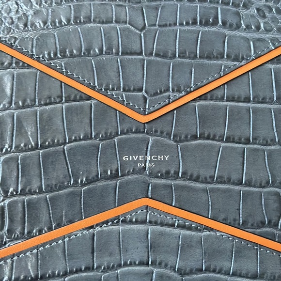 Givenchy Organizer Wallet Large Embossed Leather - Picture 3 of 9